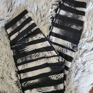 Lululemon leggings size 4